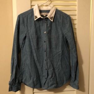 LOFT denim blouse with detailed white collar -  XS